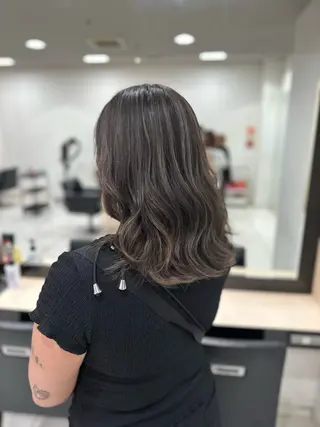 ミディアム クロスパーマ/うる艶 カラー/Kurumiのヘアスタイル