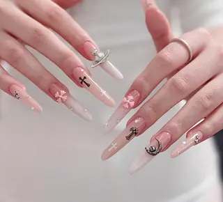 ネイル Pure&Rich Nailのネイルデザイン