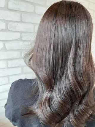 ロング カラー 石崎 真維のヘアスタイル