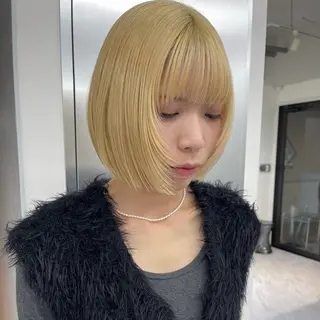 ショート カラー TATSUブリーチ/ ミルクティーベージュのヘアスタイル