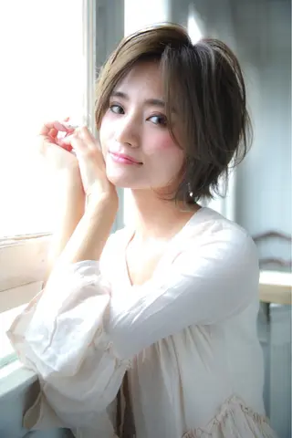 ショート linda by neoliveのヘアスタイル
