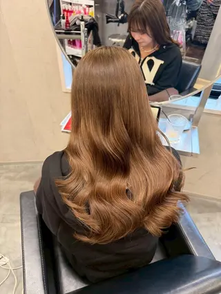 カラー ロング 谷岡 沙也佳のヘアスタイル