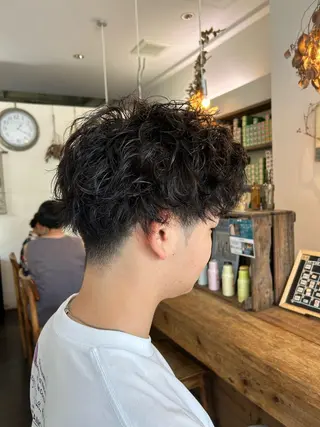 パーマ メンズ 尾形 真里のヘアスタイル