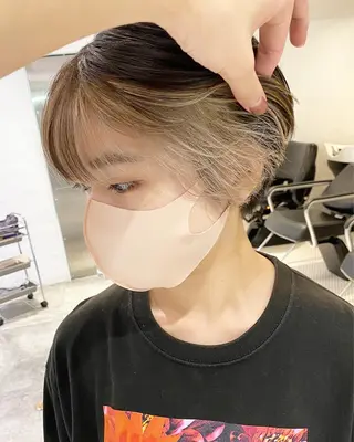 ショート ラベンダーカラー＆ ミルクティー太田のヘアスタイル