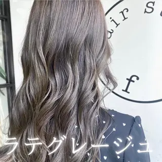 ロング カラー 川越 輝梨奈のヘアスタイル