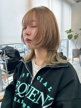 ミディアム カラー RYOSUKE ハイトーンのヘアスタイル
