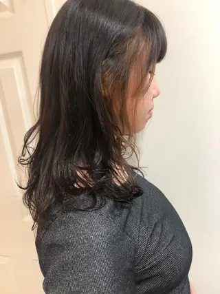 ロング カラー MIOベージュカラー 柔らかいカラーのヘアスタイル