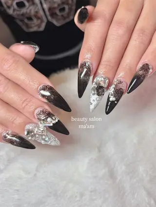 ネイル beauty salon ma'am所属・chihiro 小路ネイルのネイルデザイン