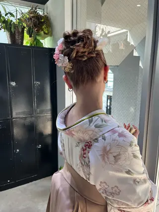ロング カラー ヘアアレンジ ミルクティーベージュ ブリーチ 店長 清水のヘアスタイル