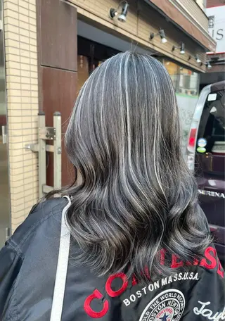 ミディアム カラー 白髪ぼかしハイライト バレイヤージュヤマトのヘアスタイル
