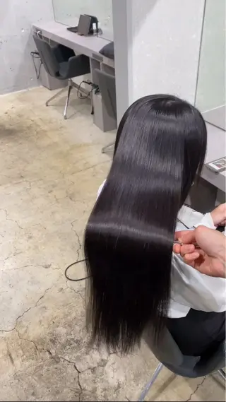 ロング 【縮毛矯正専門】 RYUのヘアスタイル