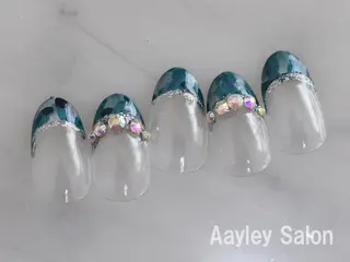ショート カラー ネイル Aayley アイリ―サロンのネイルデザイン