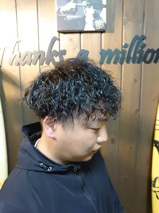 メンズ パーマ 岡林 選のヘアスタイル