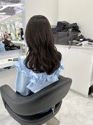 ロング カラー 透明感ベージュ🤎 ナチュラルレイヤーのヘアスタイル