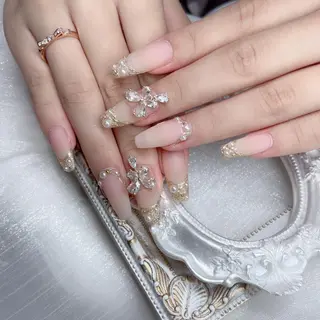 ネイル Queens 榊 まおのネイルデザイン