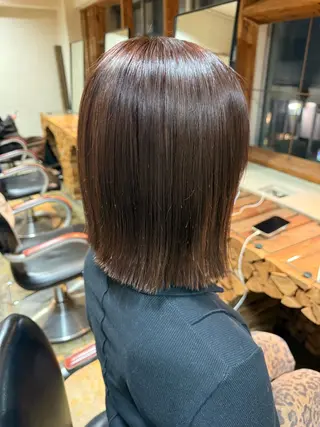 ミディアム カラー 須藤 優真 切りっぱなしボブのヘアスタイル