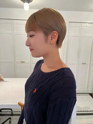 ショート ブリーチカラー🎀 韓国風/寺門美優のヘアスタイル