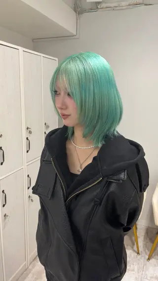 ミディアム カラー piLLon mayuのヘアスタイル