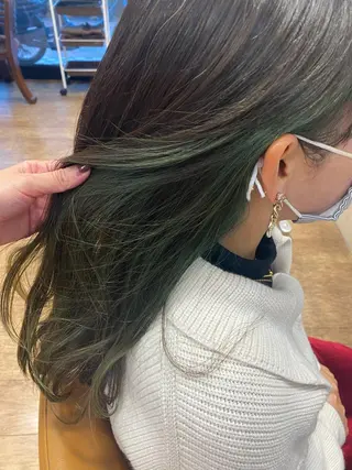 ロング カラー サプリームヘア 飯田みち瑠のヘアスタイル