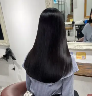 ロング イワミ ナリサトのヘアスタイル