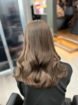 ロング カラー ヘアアレンジ 新宿⌇韓国風ヘア ⌇透明感カラーのヘアスタイル