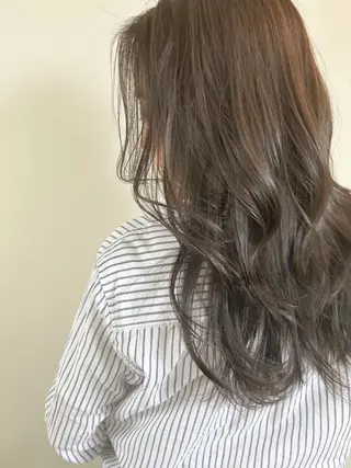 セミロング ayumi ／透明感カラーのヘアスタイル