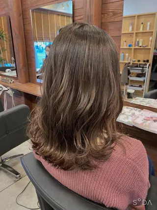 セミロング 青木 みなのヘアスタイル