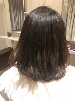 ミディアム カラー 長江 諒のヘアスタイル