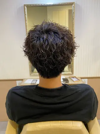 ショート パーマ メンズ 高須 未紀也のヘアスタイル