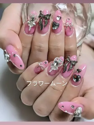 ネイル フラワー ムーンのネイルデザイン