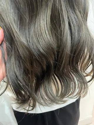 ロング Freez オオヤブ カホのヘアスタイル