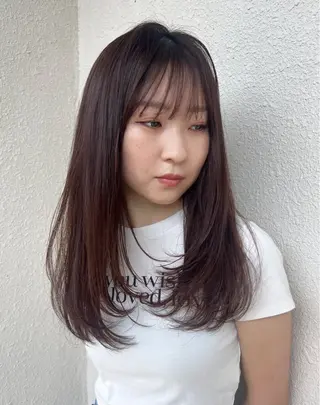ロング カラー momb 折戸結菜のヘアスタイル