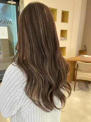 カラー レイヤー/くびれ/ 縮毛/チェレ金剛のヘアスタイル