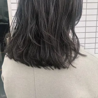 ミディアム 吉川 愛美李のヘアスタイル