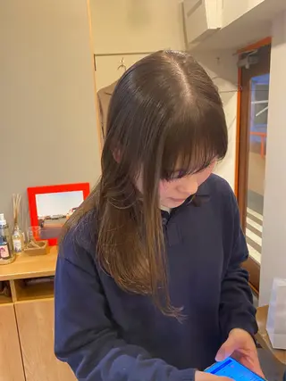 セミロング みやけ ひなのヘアスタイル