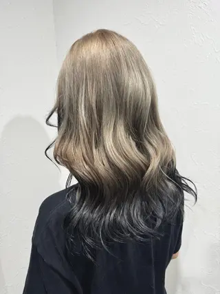 ロング カラー ハイトーン/レイヤー /艶カラー🎀のヘアスタイル