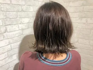 ミディアム カラー パーマ 渡邊 桃香のヘアスタイル