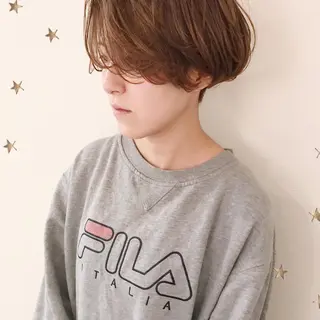 ショート カラー 市川 千夏のヘアスタイル