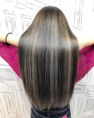 ロング カラー TOMOKA 艶髪/透明感カラーのヘアスタイル