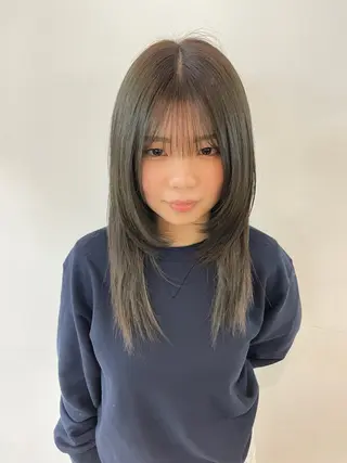 セミロング レディースカラー✨ urara渋谷のヘアスタイル