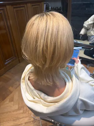 カラー コバヤシ リナのヘアスタイル