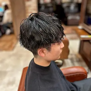 ショート パーマ メンズ 師岡 祐輔のヘアスタイル