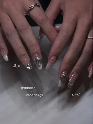 ネイル mikoto 🎀 艶々美フォルムのネイルデザイン