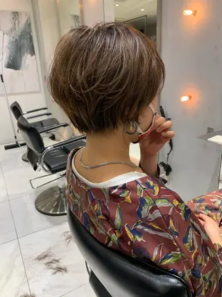 ショート 柔らか透け感カラー 🌿ムロヤリョウスケのヘアスタイル