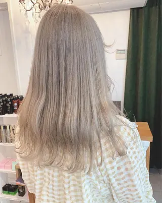 セミロング カラー BOX mico.のヘアスタイル