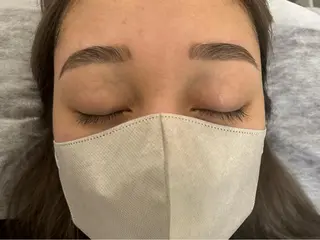 アイブロウ h1 nailのネイルデザイン