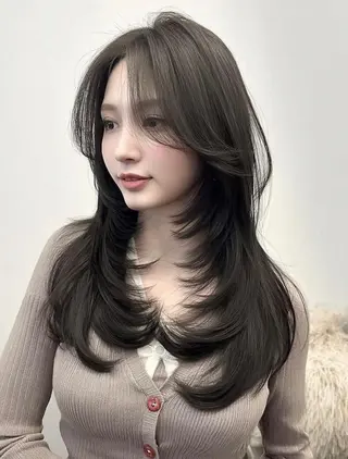 ロング 砂澤 瞳のヘアスタイル