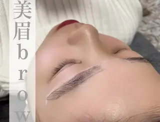 アイブロウ wax脱毛ピーリング CREACIA京橋の眉毛・アイブロウイメージ