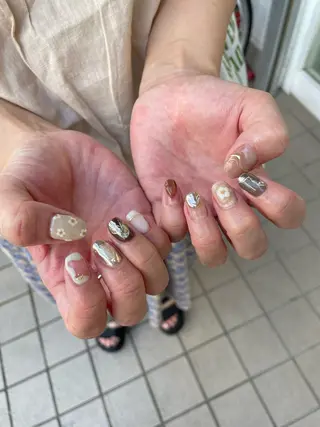 ネイル はばすみれ🎀ﾈｲﾙ 光ﾌｪｲｼｬﾙ ﾍｱのネイルデザイン
