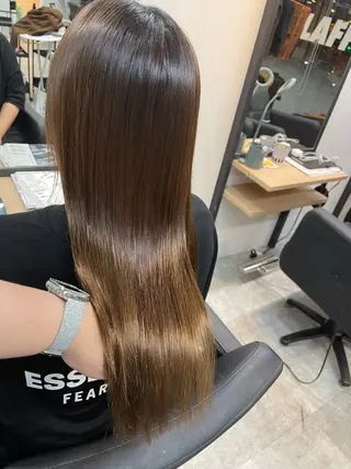 セミロング ブリーチ縮毛矯正 LAFFYuiのヘアスタイル